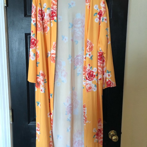 Yellow dusted - Picture 2 of 2